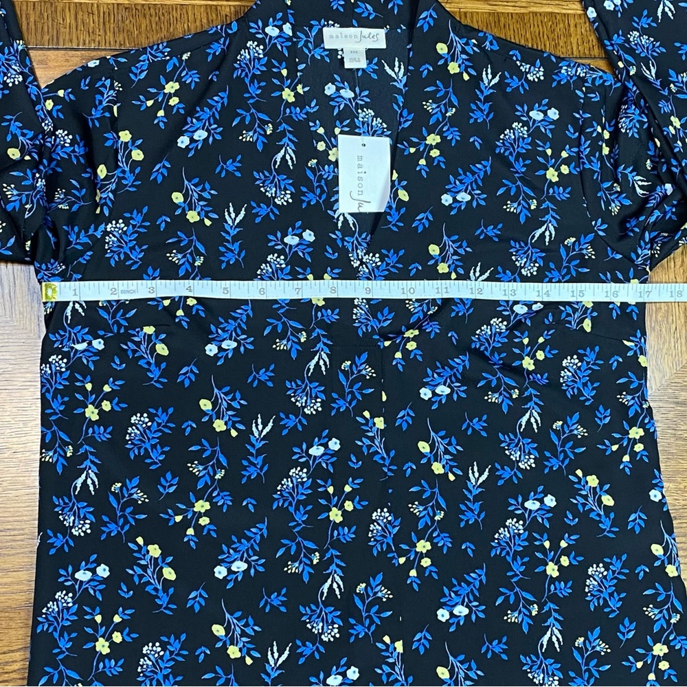 Maison Jules Printed V-Neck Black Blouse Yellow White Floral Print NWT
Size XXS - Picture 7 of 10